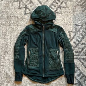 EXCELLENT CONDITION lululemon Fleecy Keen Jacket II sz 6 in fuel green